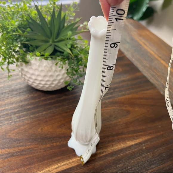 Fenton Agave Cactus Bud Swung Vase footed white milk glass Desert style - Picture 8 of 8